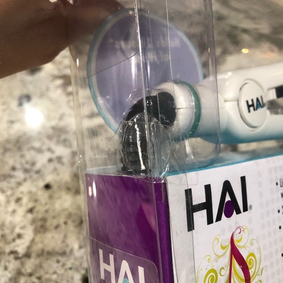 BNWT HAI Flat Iron - Picture 6 of 6